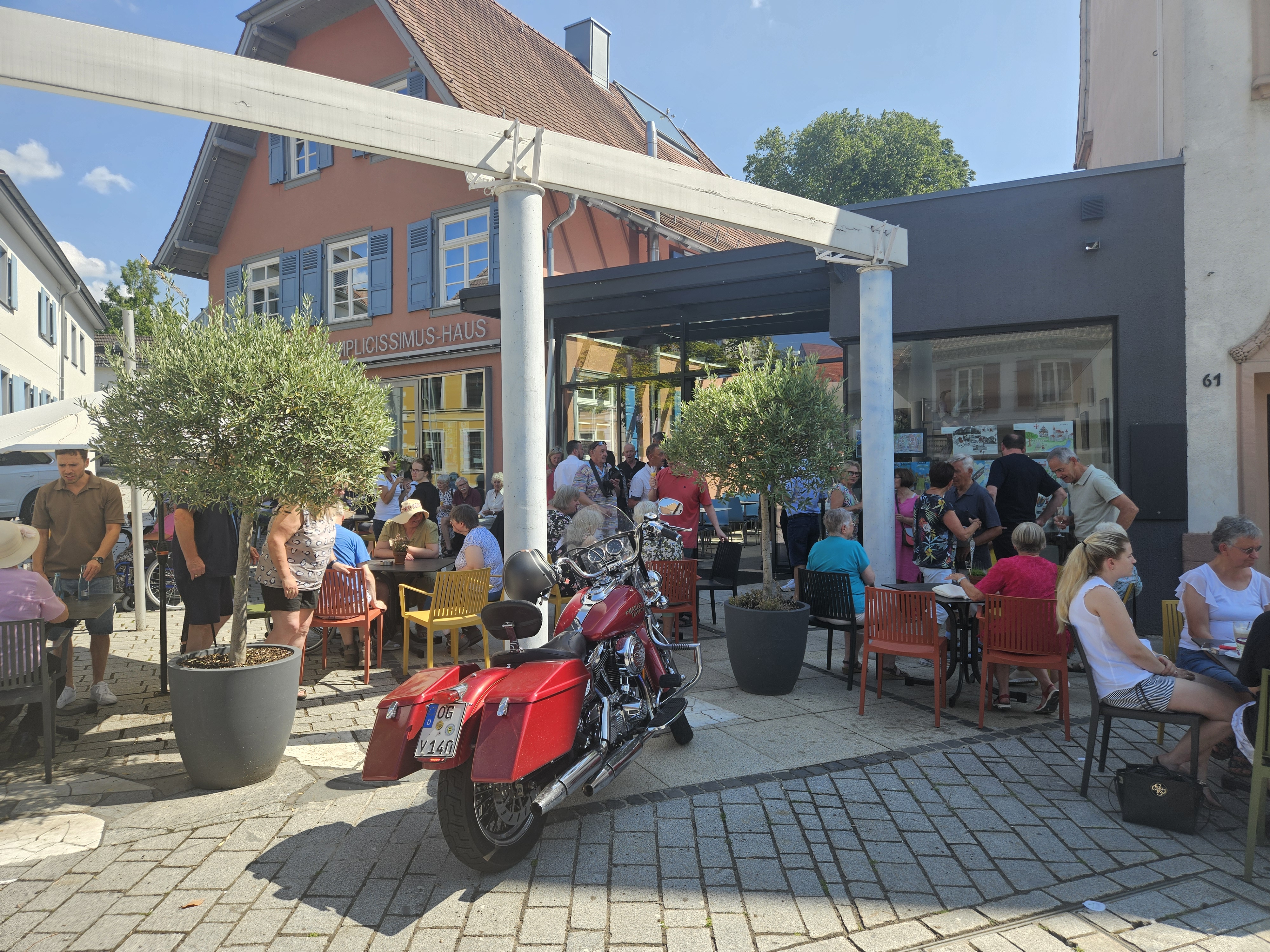 Blick auf das Bistro Simplex von außen