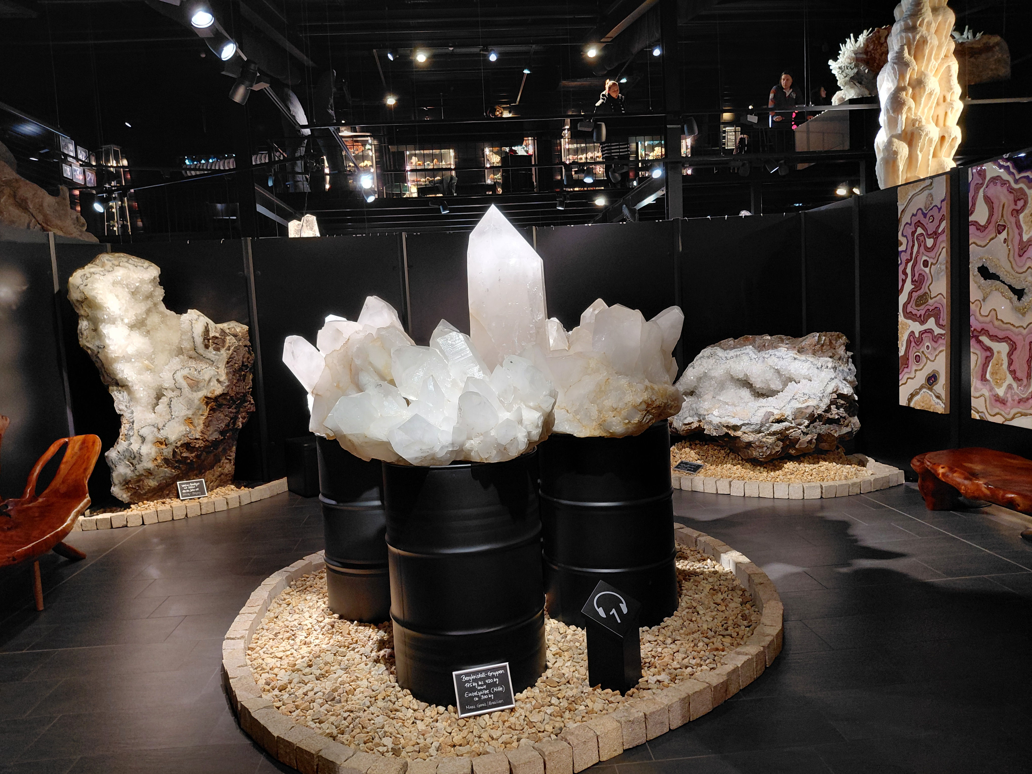 290 pixel image width