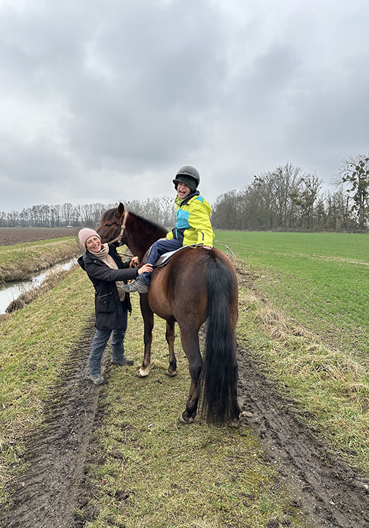 290 pixel image width