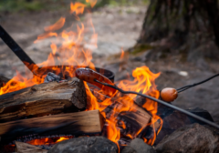 Grillen am Lagerfeuer